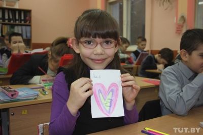«Якщо йдуть за ручку, то закохані»: другокласники розповідають, що таке любов