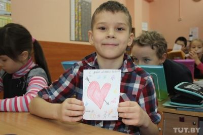 «Якщо йдуть за ручку, то закохані»: другокласники розповідають, що таке любов