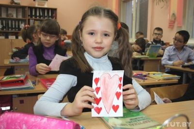 «Якщо йдуть за ручку, то закохані»: другокласники розповідають, що таке любов