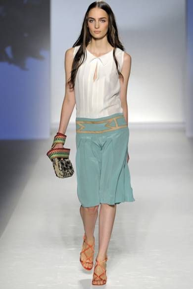 Колекція весна-літо 2012 від «королеви шифону» Alberta Ferretti Колекція весна-літо 2012 від «королеви шифону» Alberta Ferretti