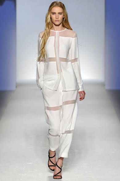 Колекція весна-літо 2012 від «королеви шифону» Alberta Ferretti Колекція весна-літо 2012 від «королеви шифону» Alberta Ferretti
