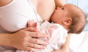 Годування грудним молоком фото