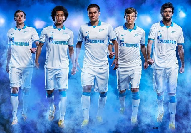 Нова футбольна форма