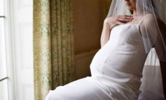 У свердловської області жінка почала народжувати в розпал власного весілля